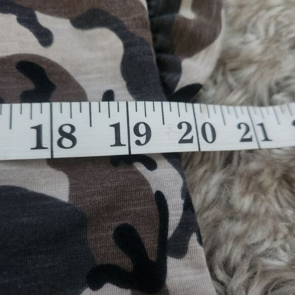 Camouflage Flutter Sleeve Blouse Unbranded Army Green‎ Size Large - Picture 5 of 9